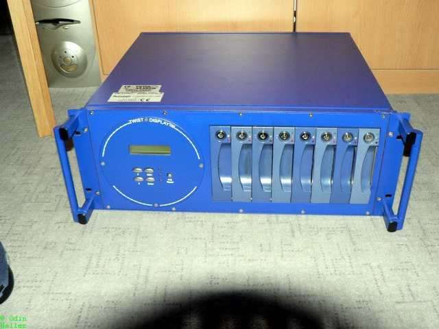 Accusys Raidbox IDE-to-SCSI mit Twist-Display (Bluebox)